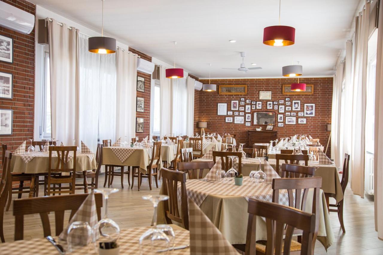 Locanda La Castellana Castello d'Agogna Bagian luar foto