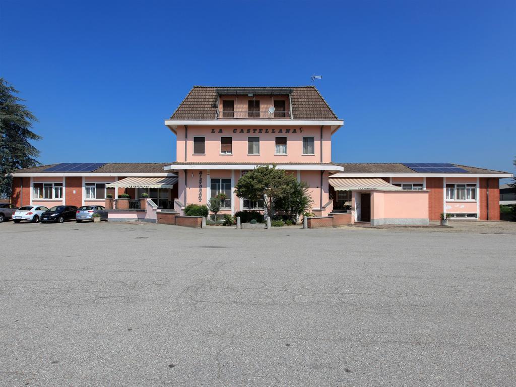 Locanda La Castellana Castello d'Agogna Bagian luar foto