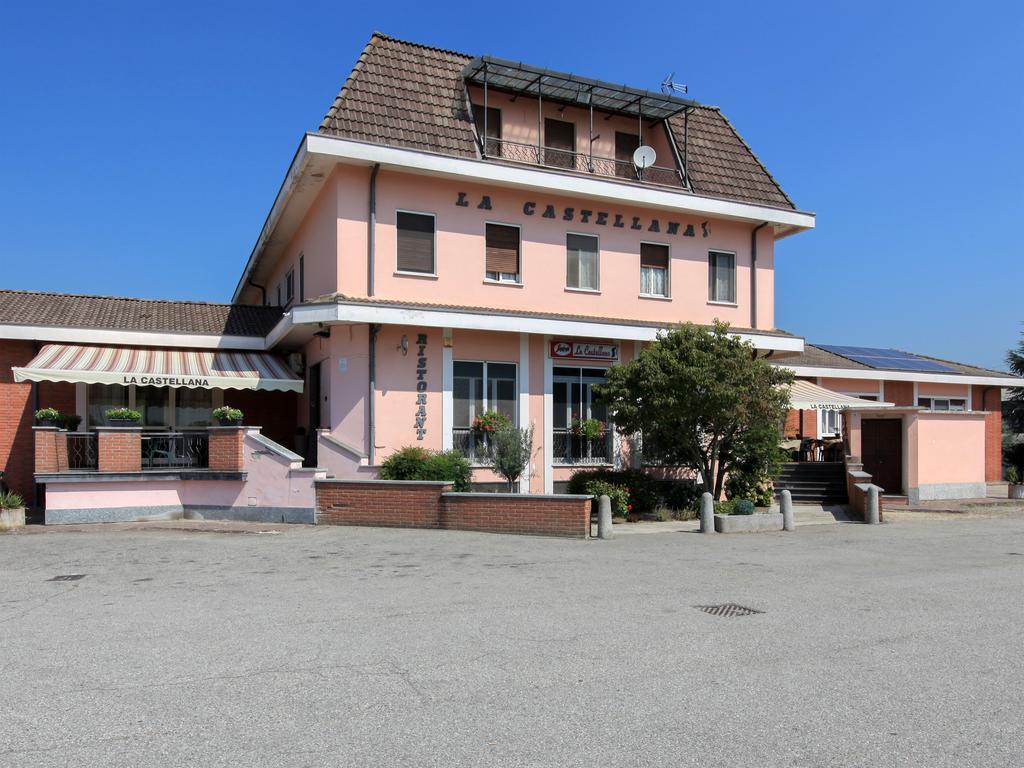 Locanda La Castellana Castello d'Agogna Bagian luar foto