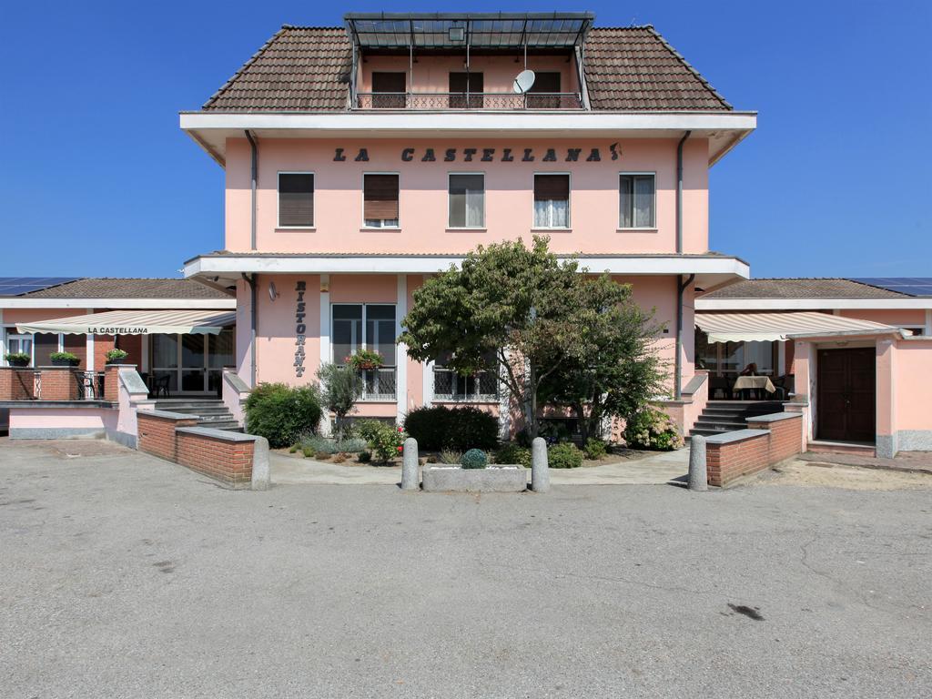 Locanda La Castellana Castello d'Agogna Bagian luar foto